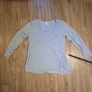 LuLaRoe Gray Long Sleeve Top